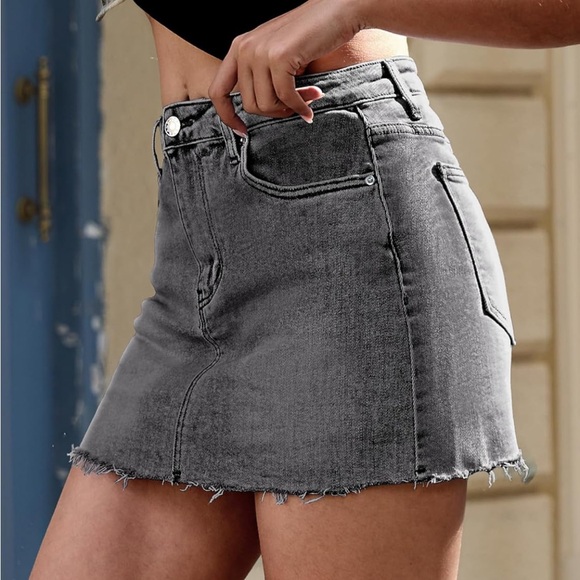 Express Gray Mini Skirt - Picture 3 of 5